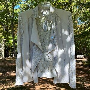 Chic Lace-Trimmed grey Blazer